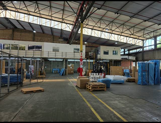 24,253M² WAREHOUSE TO LET IN STORMILL